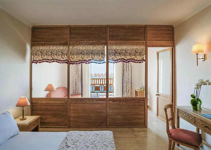 Canvas By Mitsis Family Village